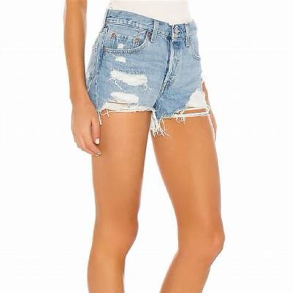 Levi 501 Original Short In Luxor Lift. Size 30